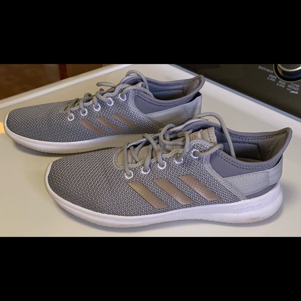 Adidas Tennis Shoes
